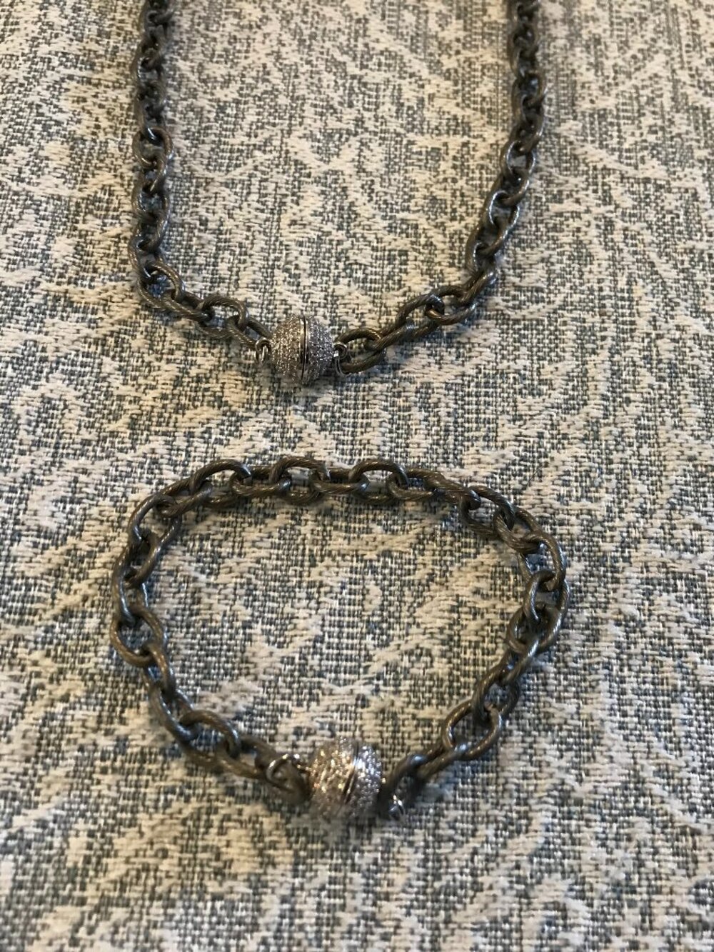 đ GIFTABLE - Freida Rothman Rhodium MAGNETIC CLASP Necklace/Bracelet Set - Picture 11 of 14